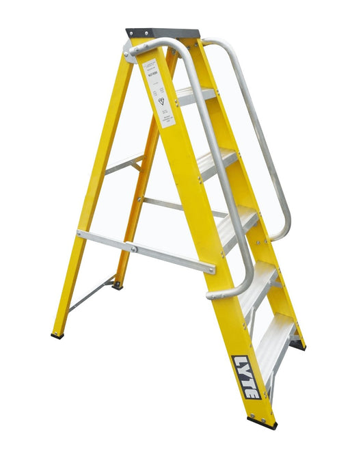 Enhance Safety with Heavy Duty Fibreglass Swingback Steps | Certified to EN131 Professional Standard - RackitDirect